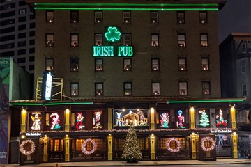 Irish Pub and Inn decorated for the Holidays in Atlantic City NJ