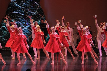 Atlantic City Ballet dancers in the performance of It's A Shore Holiday at Caesars Atlantic City