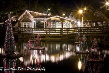 Holiday Light Show at Smithville Photo: Jonathon Peter Photography