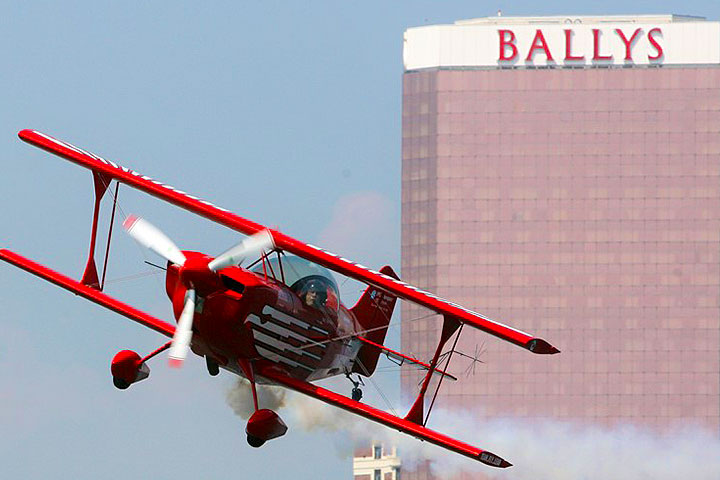 Airshow Viewing Party at Bally's Beach Bar